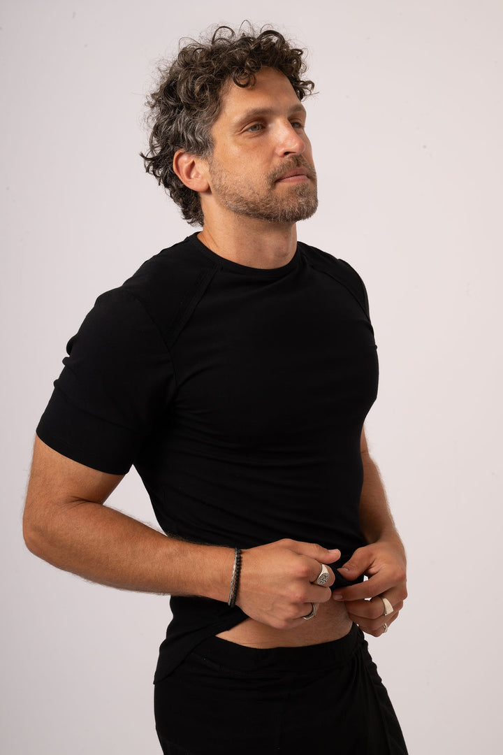 Mens Muscle T-shirt with raw seam