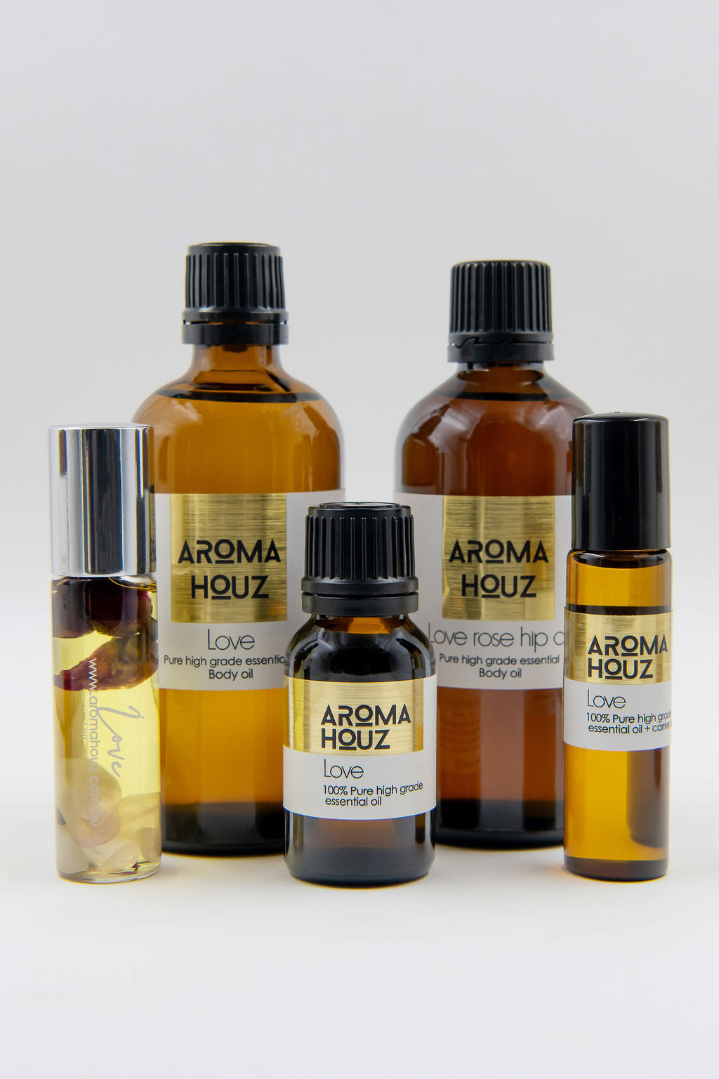 Aroma Houz oils are of the highest and purest quality and maybe enjoyed through inhalation in your diffuser, added into a warm mineral salt bath or foot soak, or you may like to try our rollers applied topically to instantly calm , heal uplift.